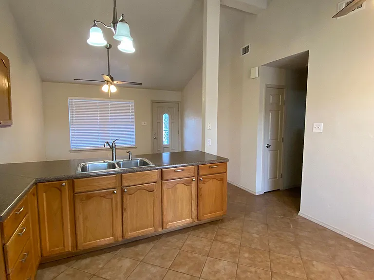 3126 Bay Hurst Dr — Photo 4