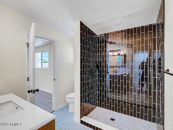 3rd image of 3650 E Laurel Ln