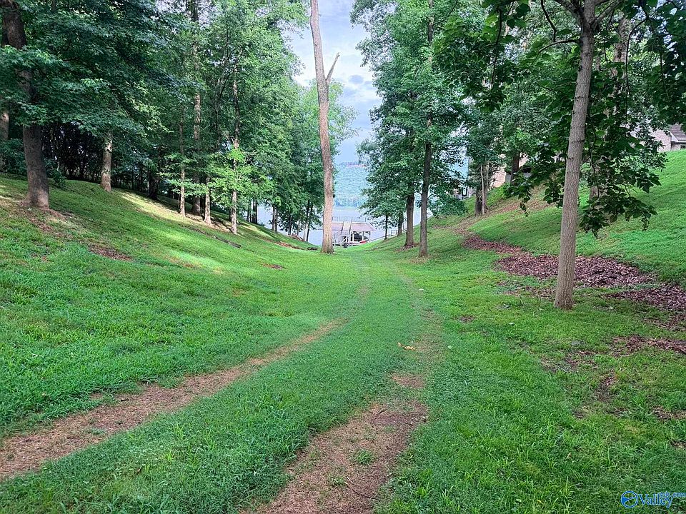 1st image of 230 Lookout Mountain Dr