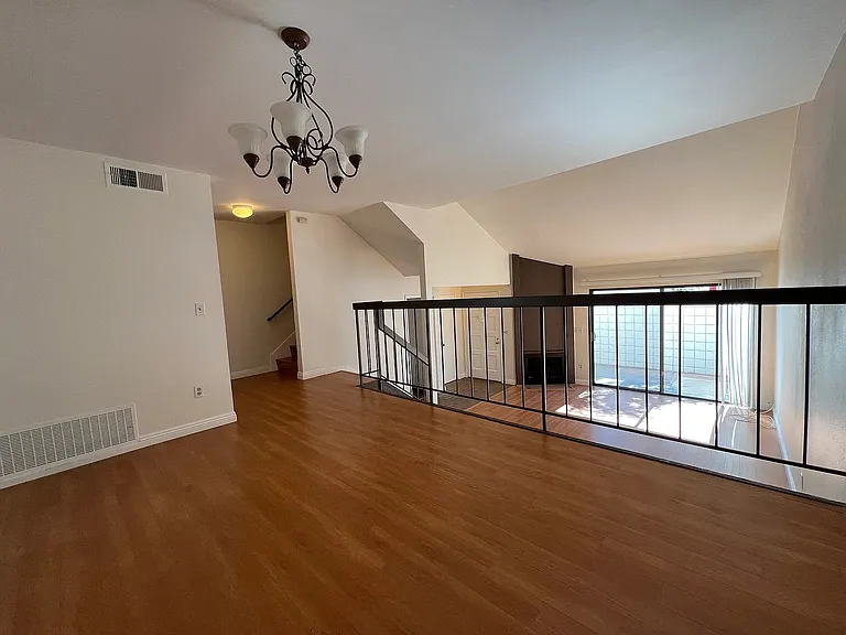 598 W Huntington Dr #K — Photo 23