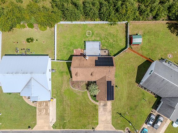 3rd image of 147 Nicole Ln