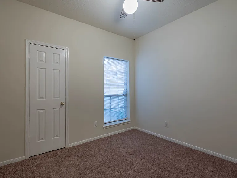 17030 Macleish Dr — Photo 16