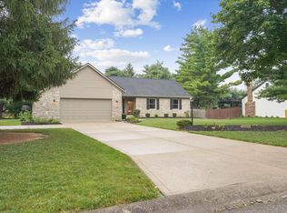 8900 Chateau Dr NW, Pickerington, OH 43147