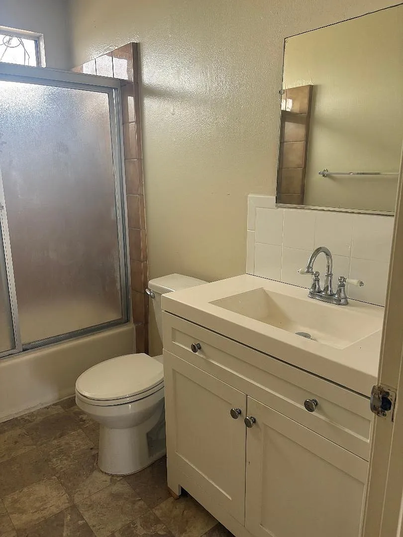 2 bed, 1.5 bath, 900 sqft, $2,695 — Photo 3