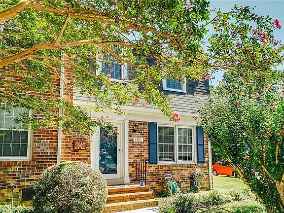 2nd image of 1901 Cambridge Ct
