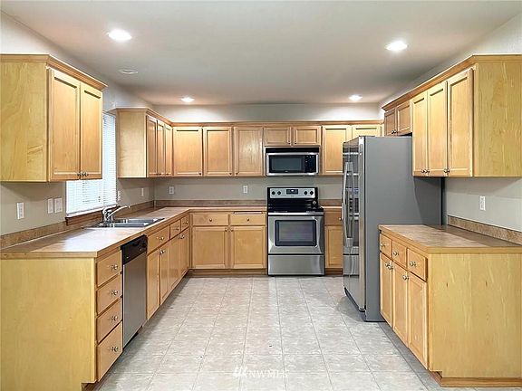 3rd image of 7011 Bailey St SE