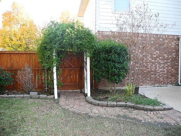 4th image of 407 Michael Dr