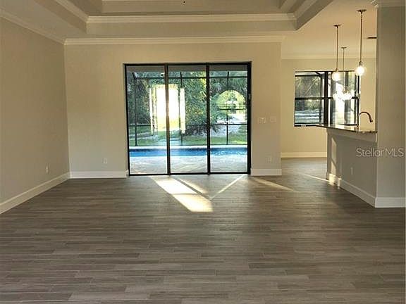 3rd image of 2943 Jeannin Dr