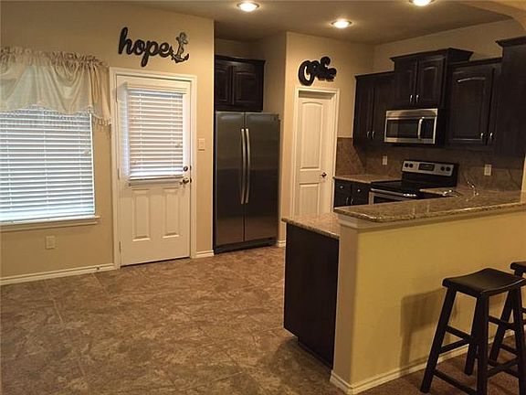 3rd image of 4604 Gunnison Dr