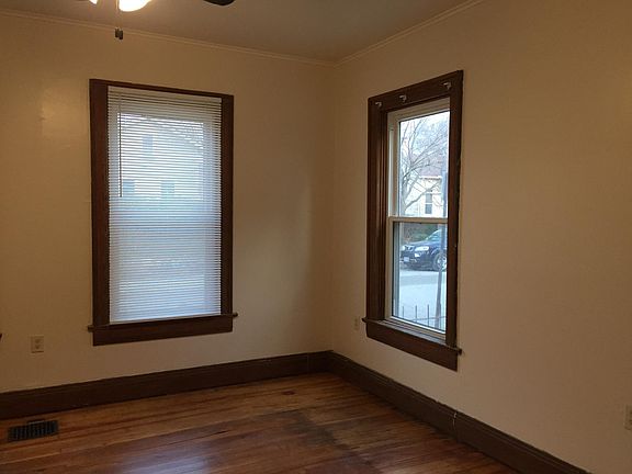 3rd image of 201 Alberta St