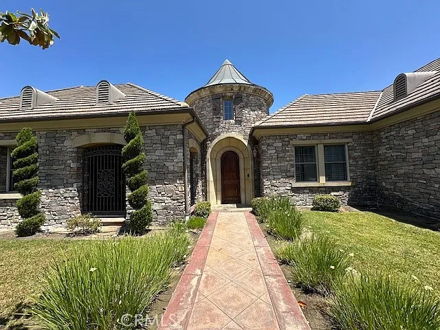 25351 Mustang Dr — Photo 3