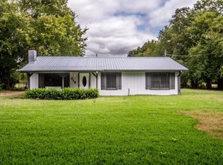 210 Hickory St, Blossom, TX 75416