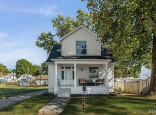 928 S High St, Belleville, IL