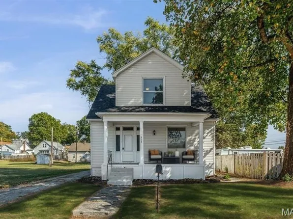 928 S High St, Belleville, IL 62220