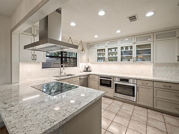 3rd image of 20404 Doral Dr