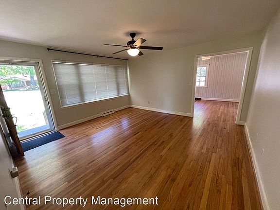 5th image of 2245 Hickory Dr