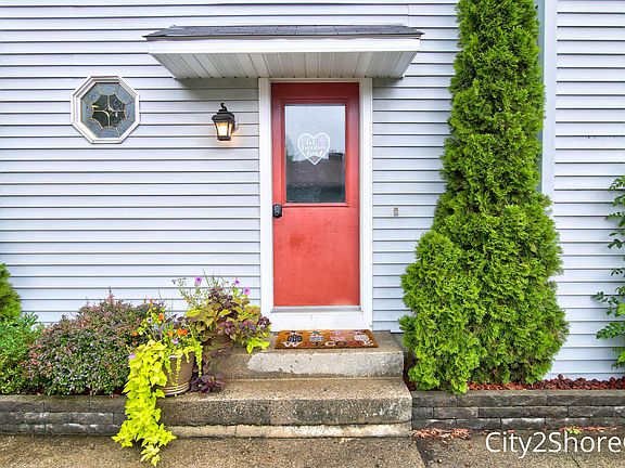 3rd image of 1340 Barbara St NW