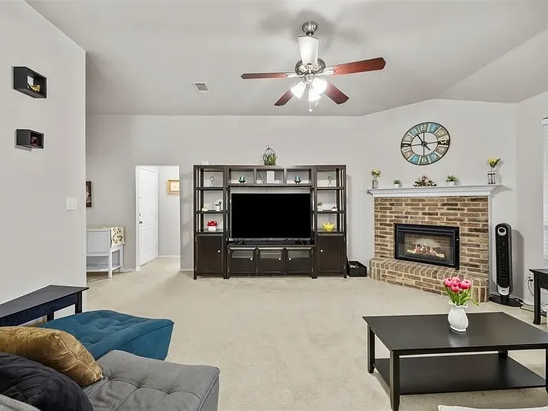 128 Jennings Dr — Photo 13