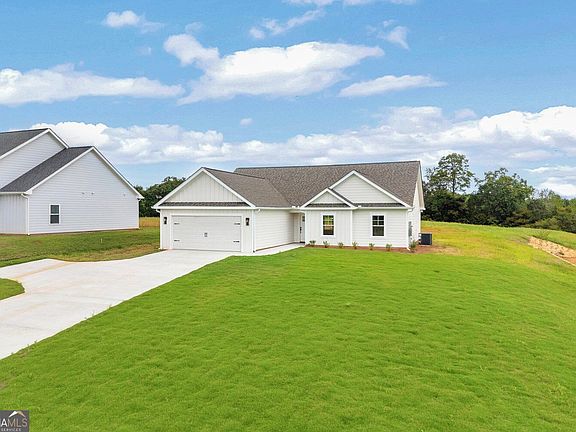 3rd image of 653 Racetrack Rd
