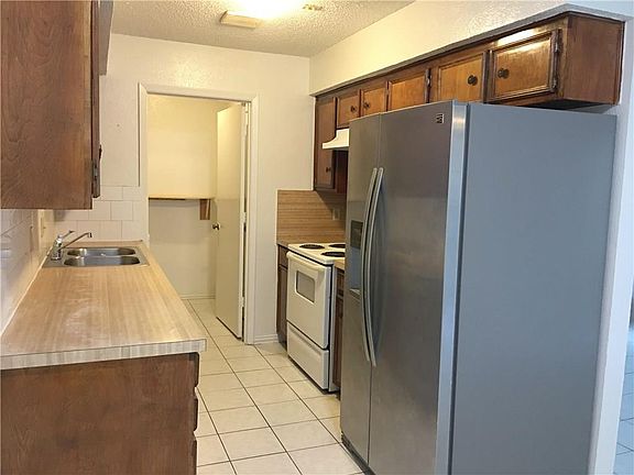 5th image of 3452 Stanley Ave