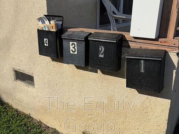 2nd image of 337 N H St APT 2