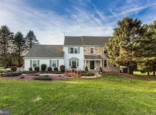 227 Shoreline Dr, Honey Brook, PA 19344