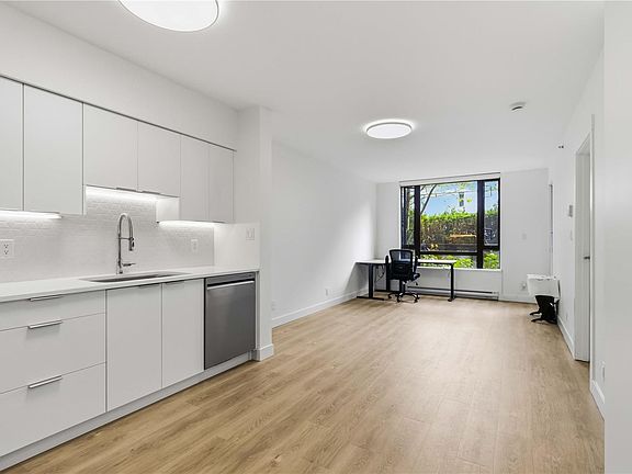 4th image of 751 Fairfield Rd #101