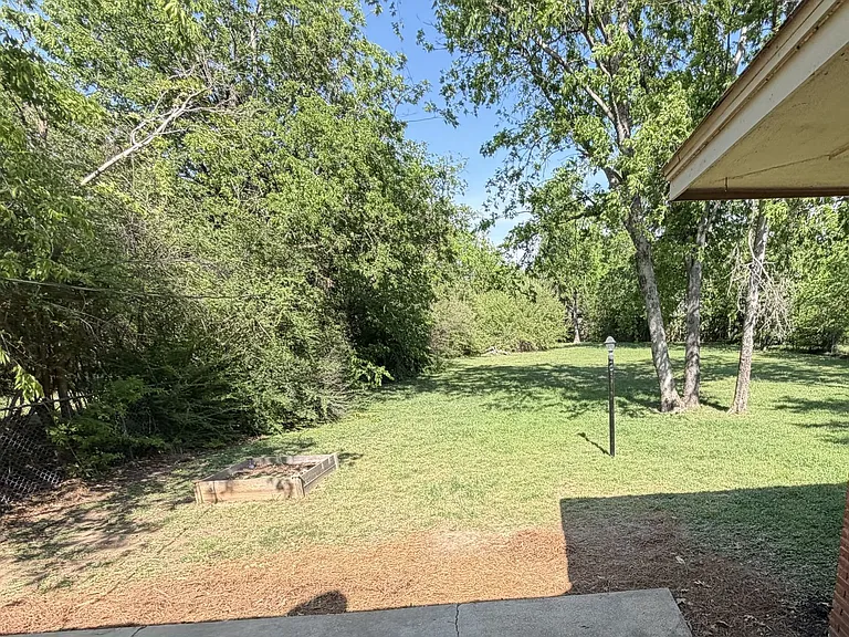 4317 Clay Ave — Photo 4