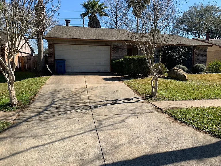 17626 Bullis Gap Dr — Photo 1