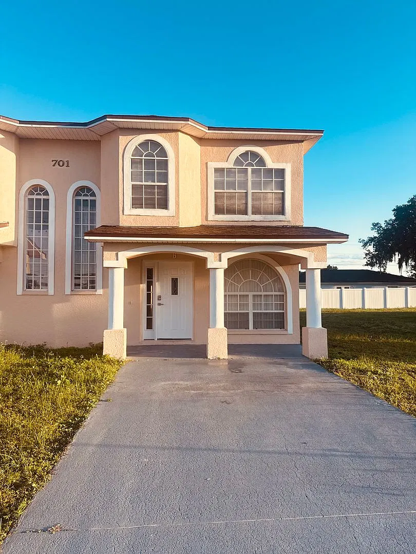 Town Home style Duplex in Poinciana — Photo 3