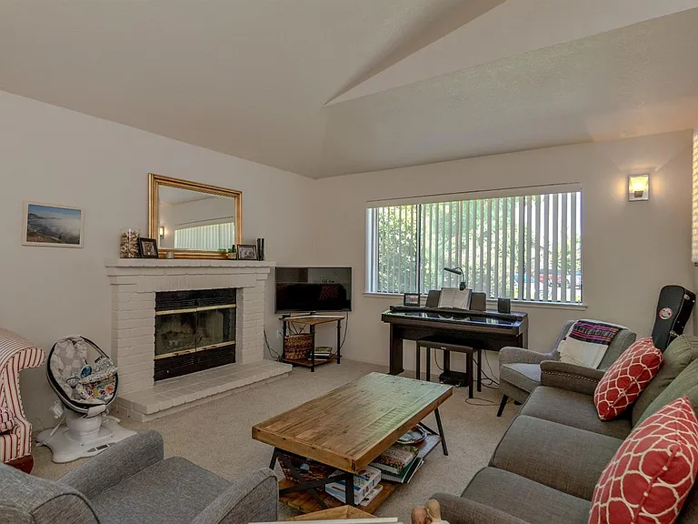 1484 Clearwater Way — Photo 7