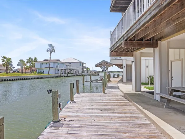 38 Mazatlan Dr APT 11, Rockport, TX 78382