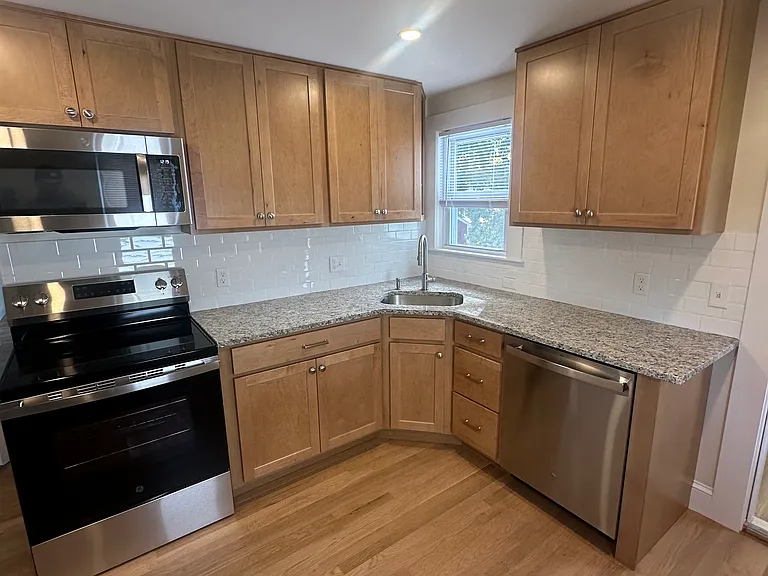 52 Bennett St #50 — Photo 3