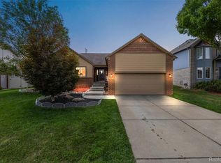 12862 Beechnut Dr, Sterling Heights, MI 48313