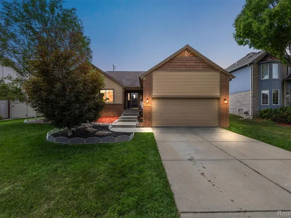 12862 Beechnut Dr, Sterling Heights, MI 48313