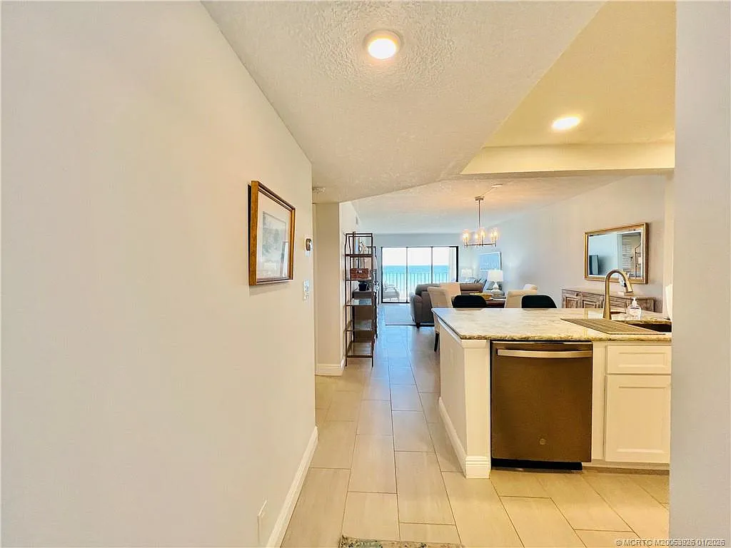 2 bed, 2.0 bath, 1053 sqft, $2,500 — Photo 3