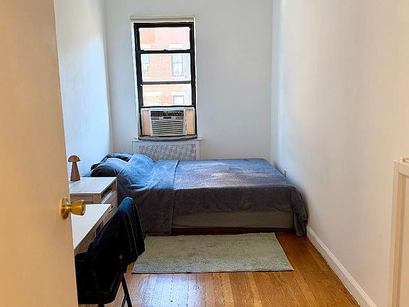 5th image of 155 W 76th St APT 4B