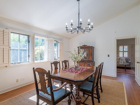 5th image of 25405 Markham Ln