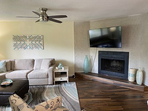 Tabby fireplace. Swivel TV.