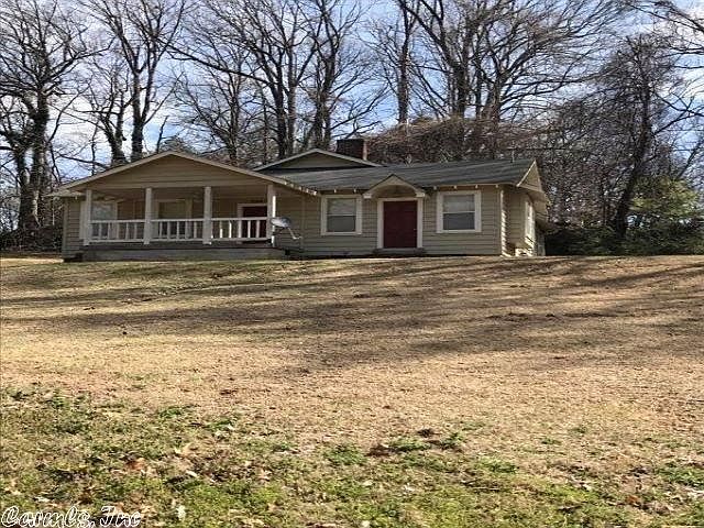1st image of 204 Woodland Dr