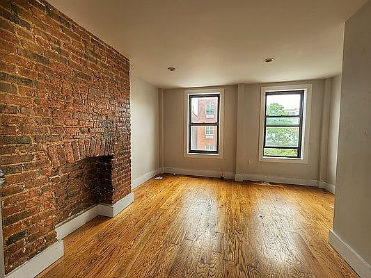 2nd image of 79 Jefferson St APT 3L