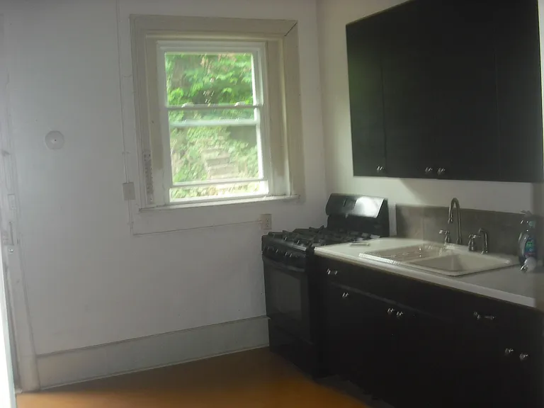 210 Stratford Ave #1 — Photo 10