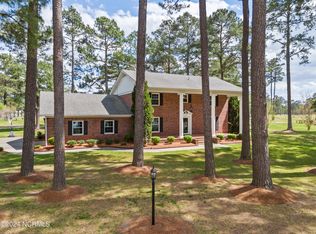 109 Country Club Dr, Elizabeth City, NC 27909