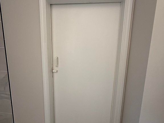 5th image of 531 Madeleine Cir