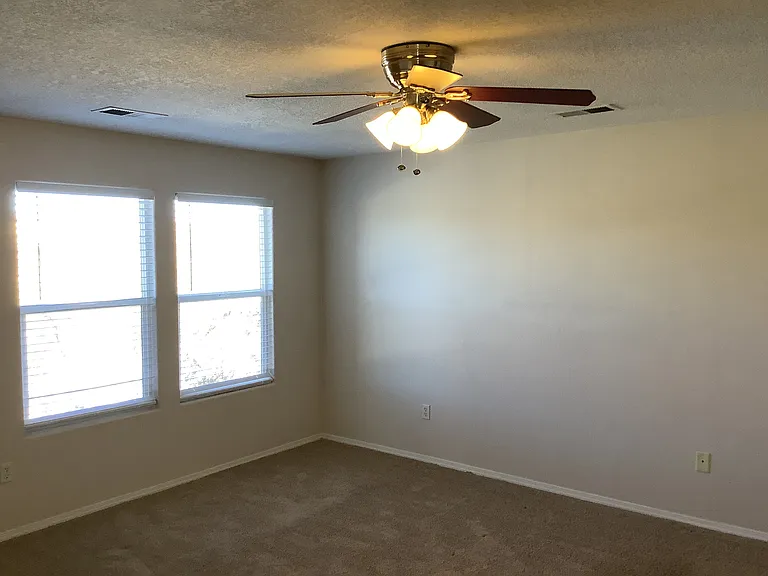 5726 Quay Dr NE — Photo 7