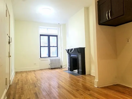 Rented by New York Dwellings LLC | media 41