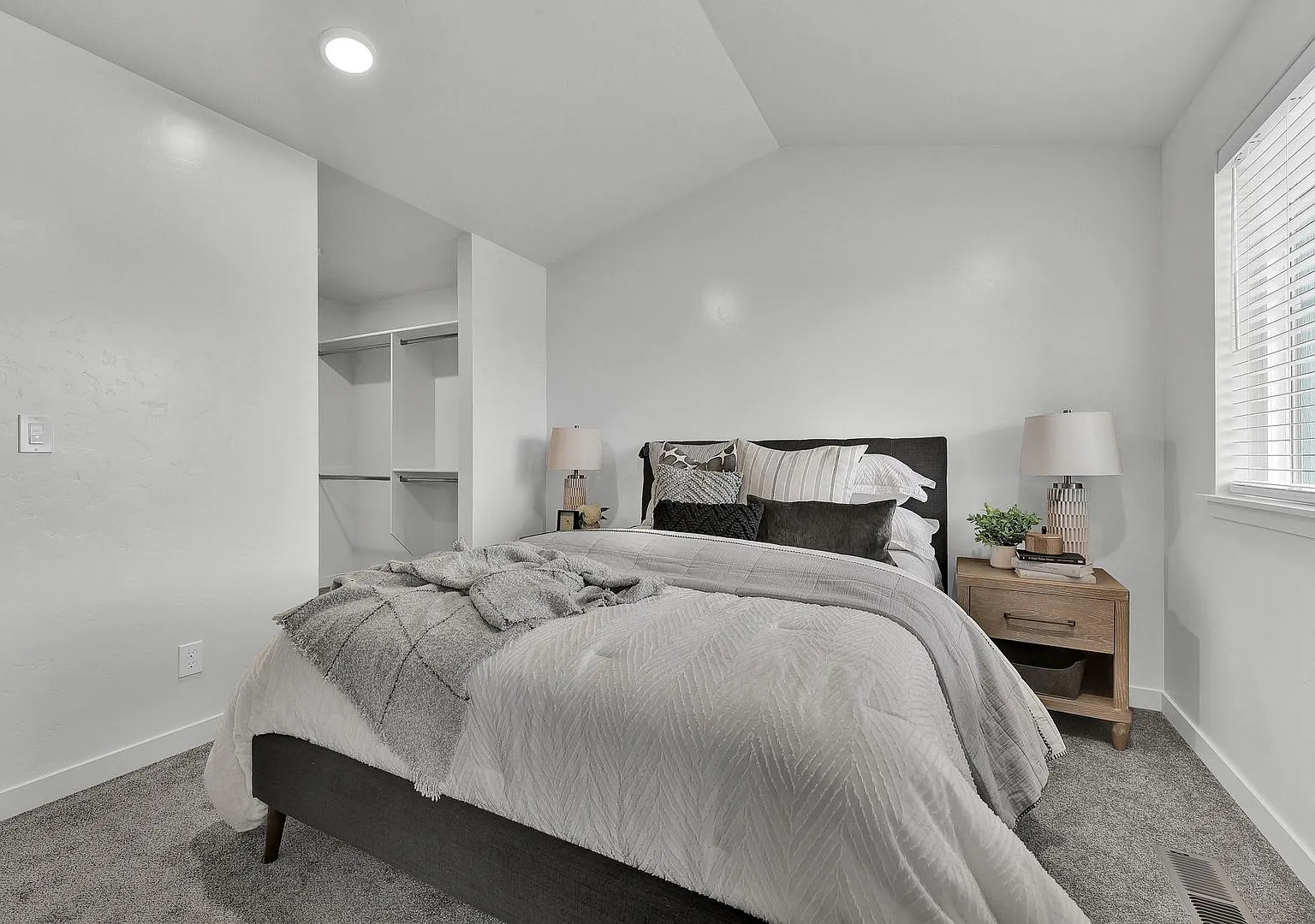 Lone Pine - 4077 Building D — Photo 3