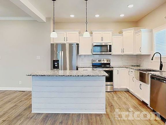 5th image of 129 Bonnell Dr