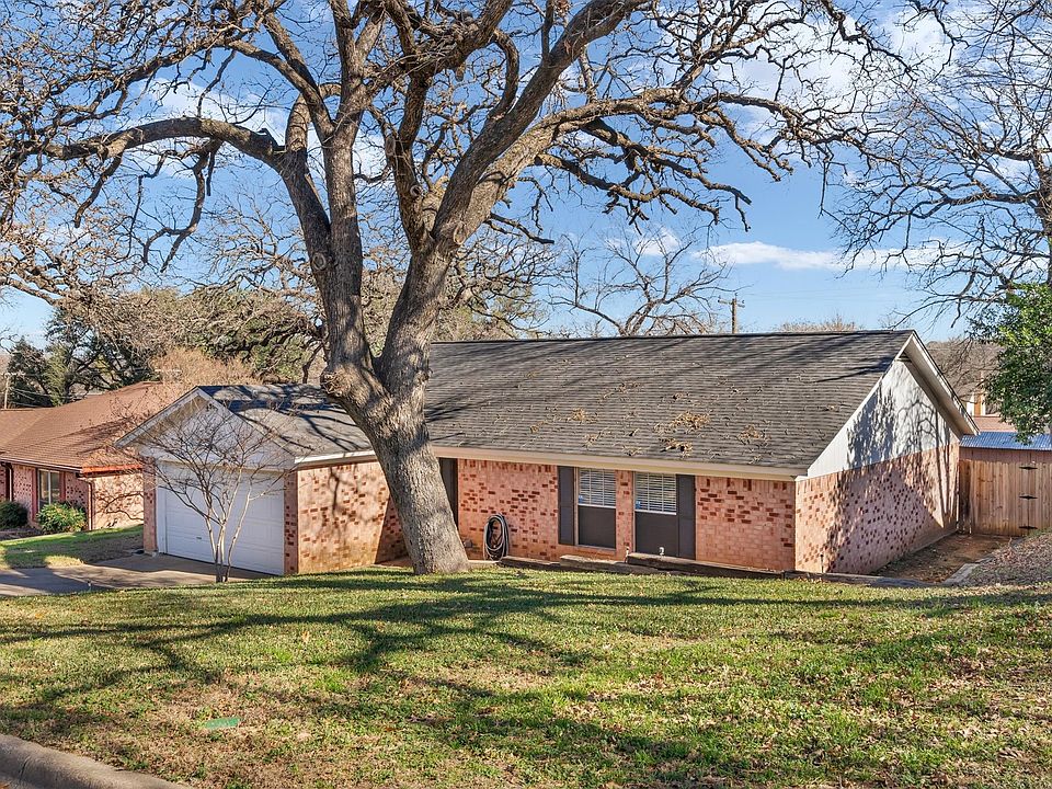 1st image of 2307 Oakside Dr