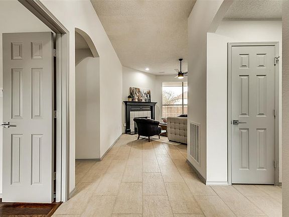 5th image of 4210 English Ivy Dr
